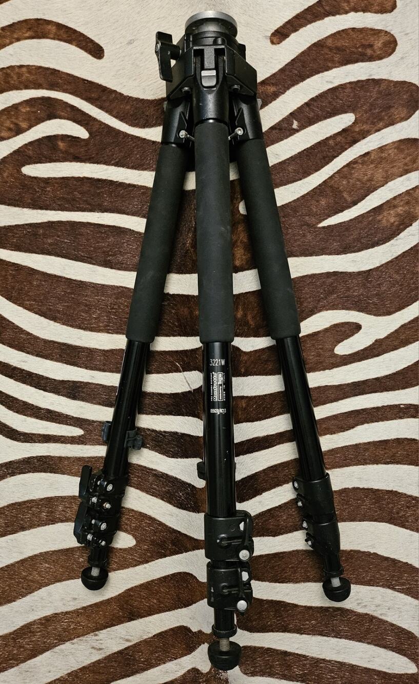 Bogen Manfrotto 3221 w Professional Camera Tripod Made In Italy
